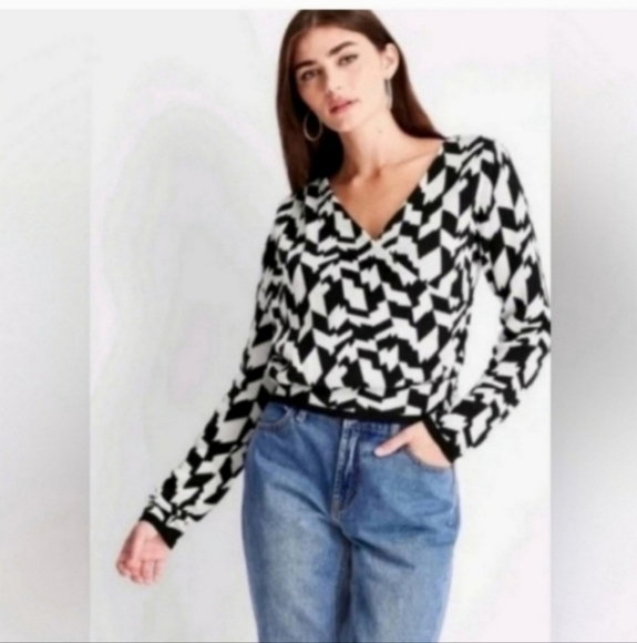 🍁🍂Nwot Future collective striped sweater 1x - Picture 1 of 4